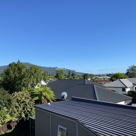 Spacious Retreat With Mountain View Rotorua Exterior foto