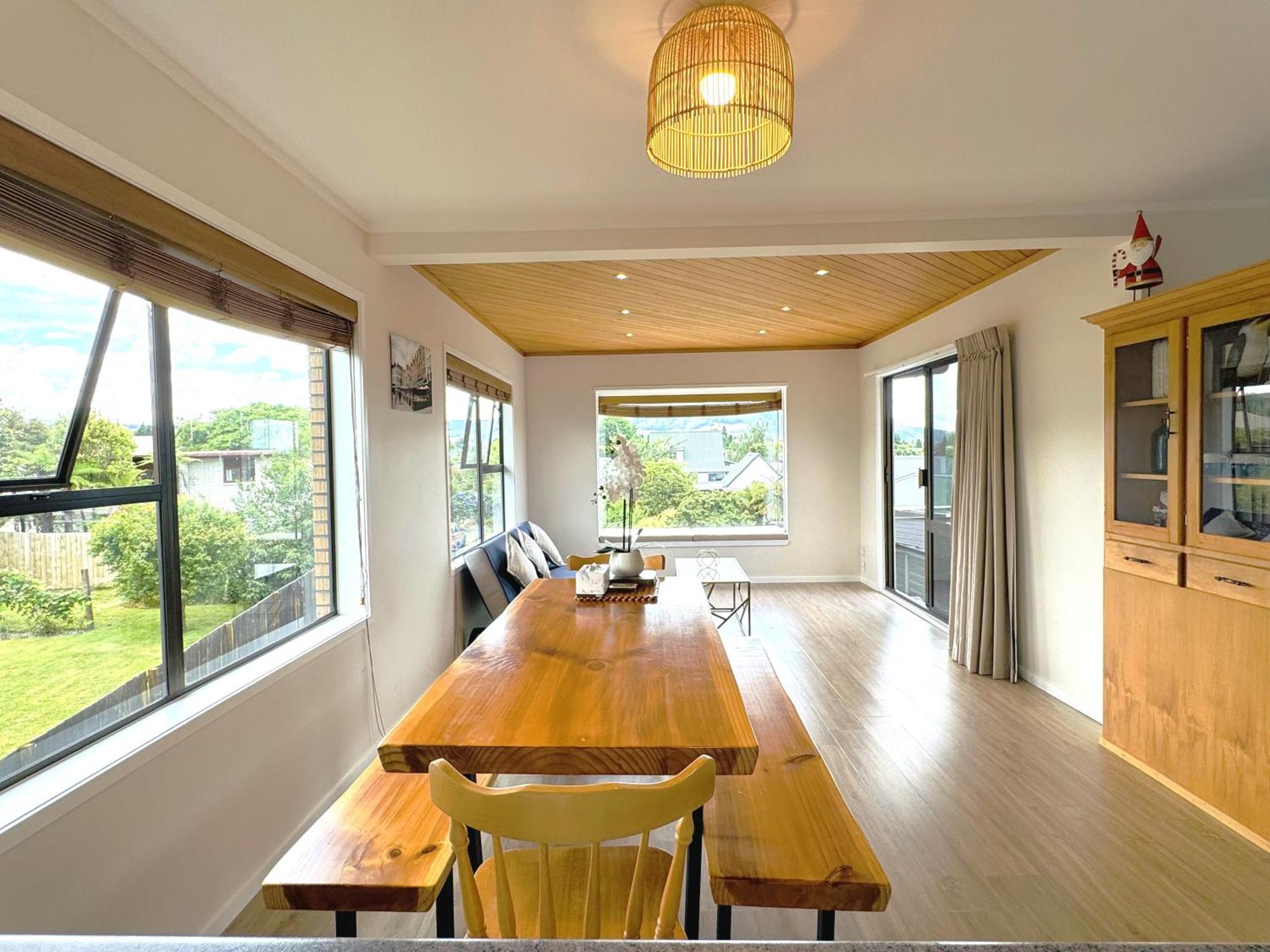 Spacious Retreat With Mountain View Rotorua Exterior foto